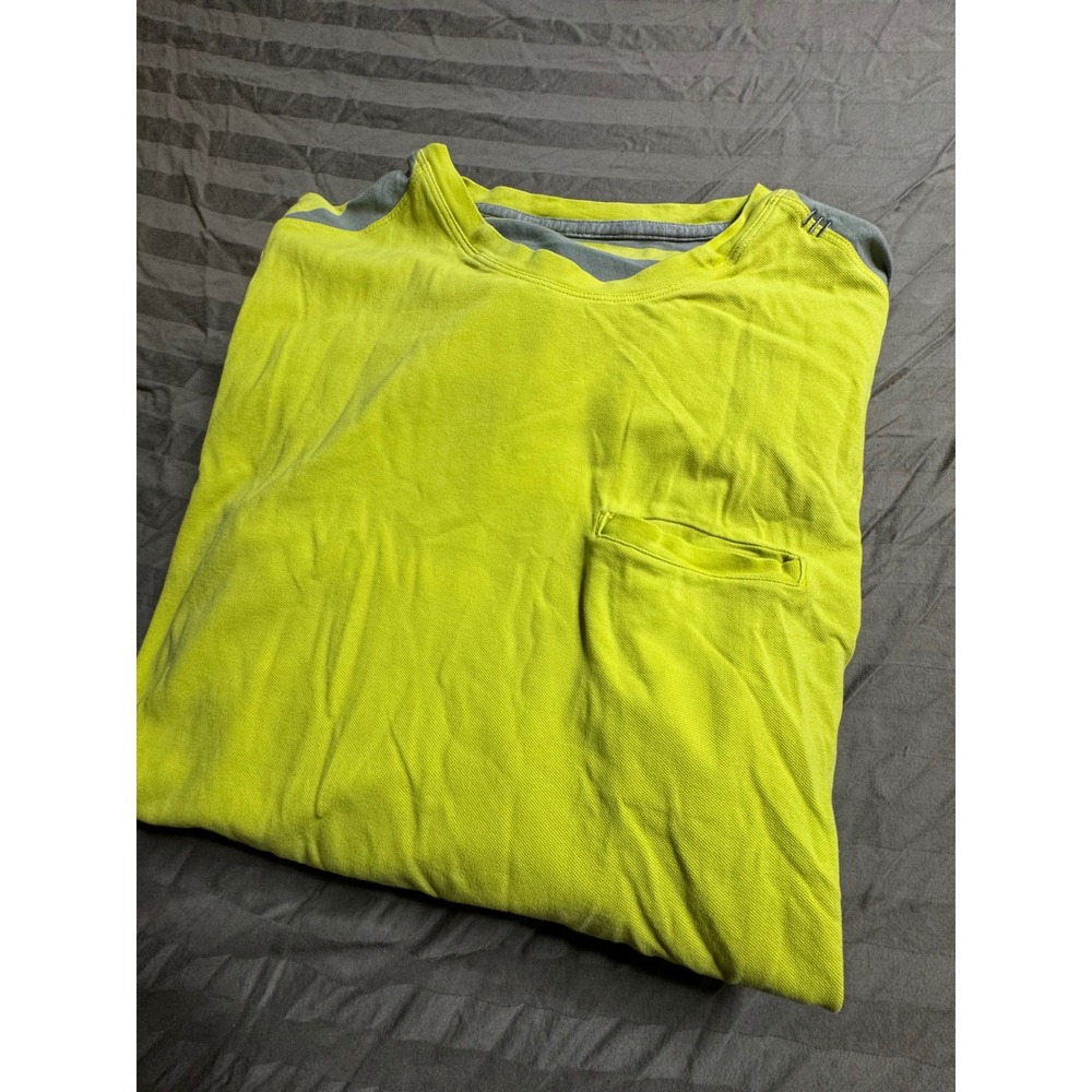 Lululemon Mens Long Sleeve Shirt Lime Green Grey Striped Pocket Crew Neck 1779‎